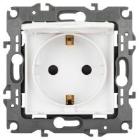 Розетка ЭРА Серия 12 12-2103-01М 2P+E Schuko со шторками с крышкой 16А-250В белый матовый Б0065675