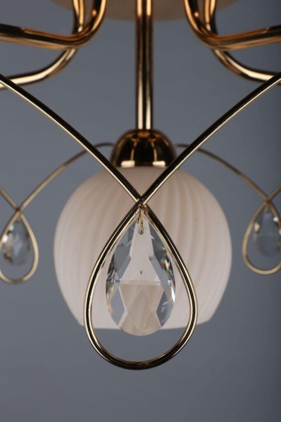 Потолочная люстра Omnilux OML-31907-06