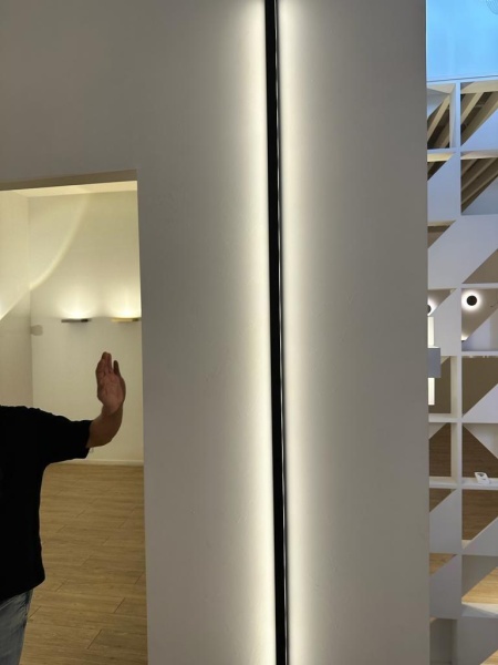 Настенный светодиодный светильник iLedex Line ZD8193B-2000 SBK