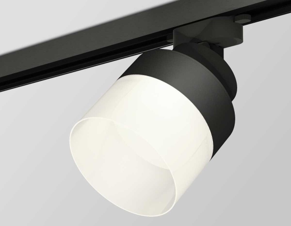 Комплект трекового светильника Ambrella light Track System XT (A2526, A2106, C8102, N8402) XT8102021