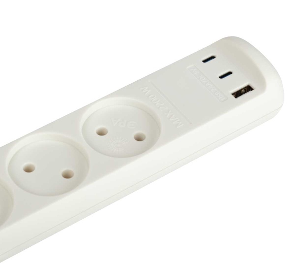 Удлинитель электрический ЭРА U-3-3m-USB-W 3 розетки + 3xUSB A+C 3м 10А белый Б0069076