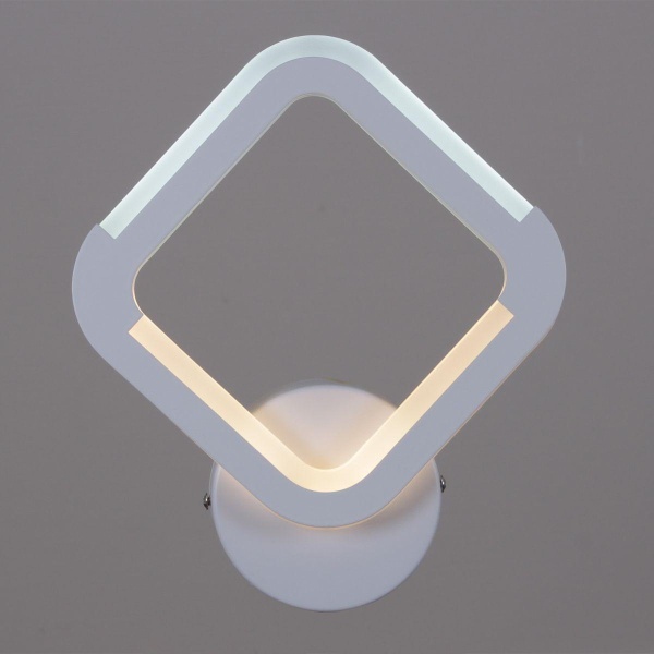 Бра Reluce 09821-3.2-01 WH