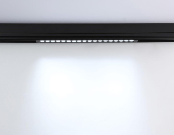 Трековый светодиодный светильник Ambrella Light Track System Magnetic 220V GL1314