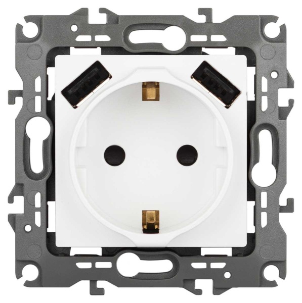 Розетка ЭРА Серия 12 12-4109-01М 2P+E 16A-250В штор. с 2xUSB 5В-3А белый матовый Б0065728